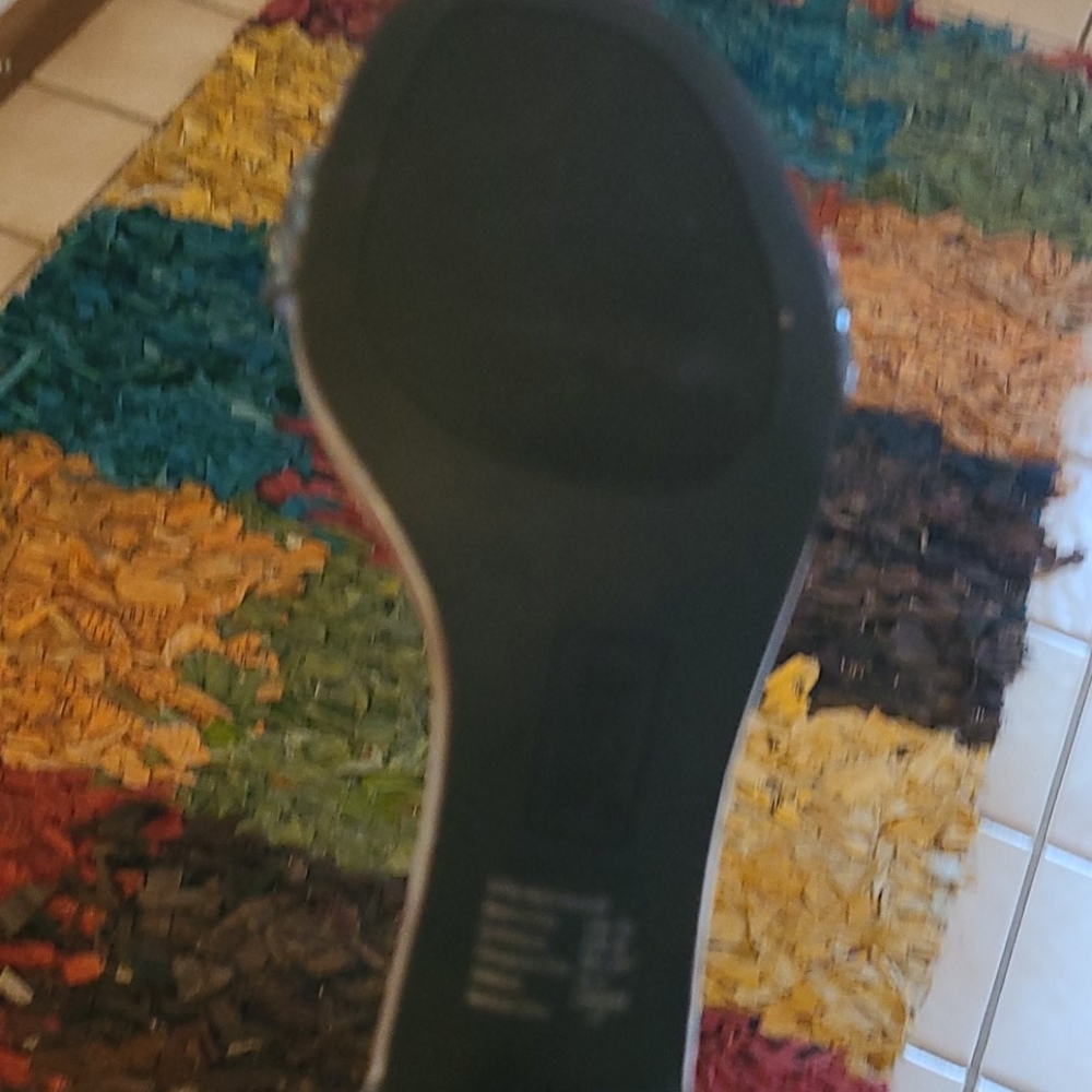 Shoes - Picture 3 of 3